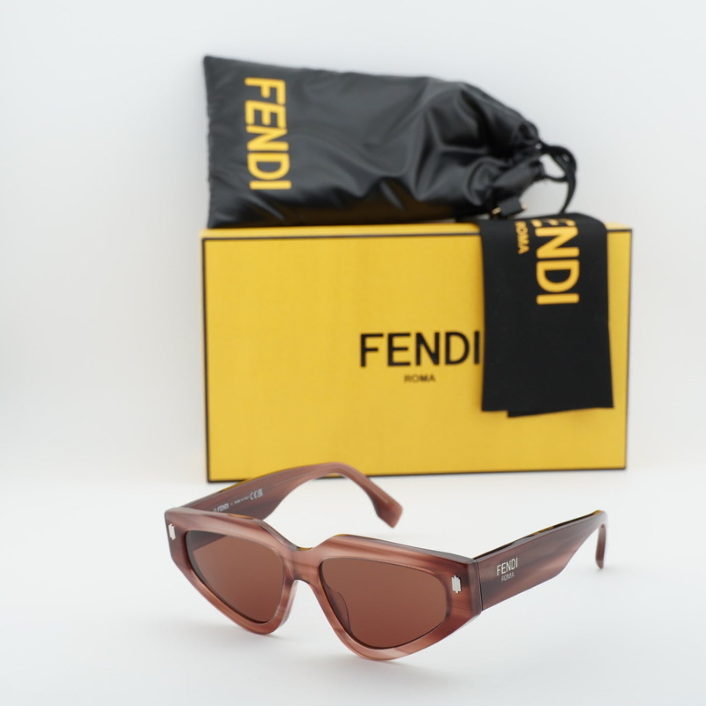 Lentes de Sol Fendi FE40163U 74S 54-15-145