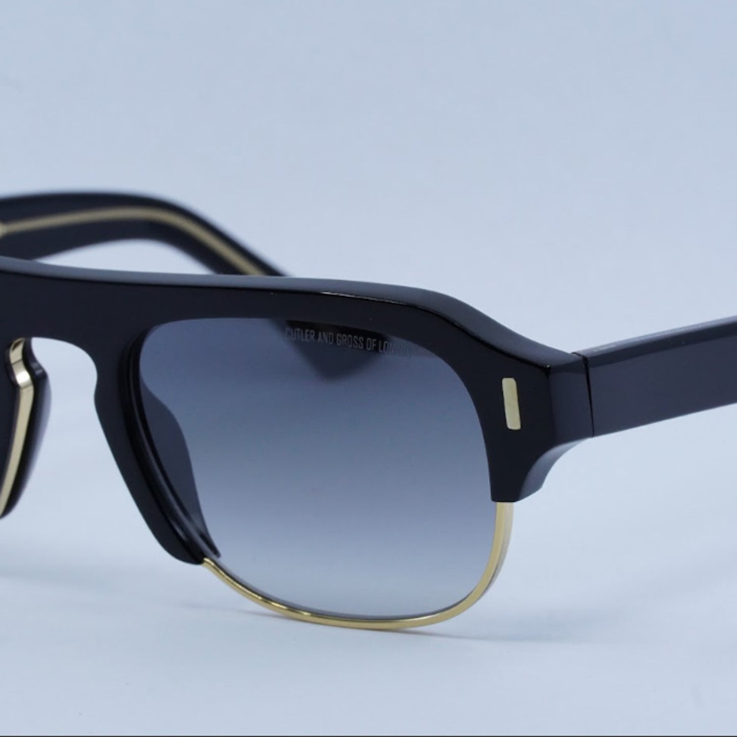 Lentes de Sol Cutler and Gross CG1353S 001 56-20-145