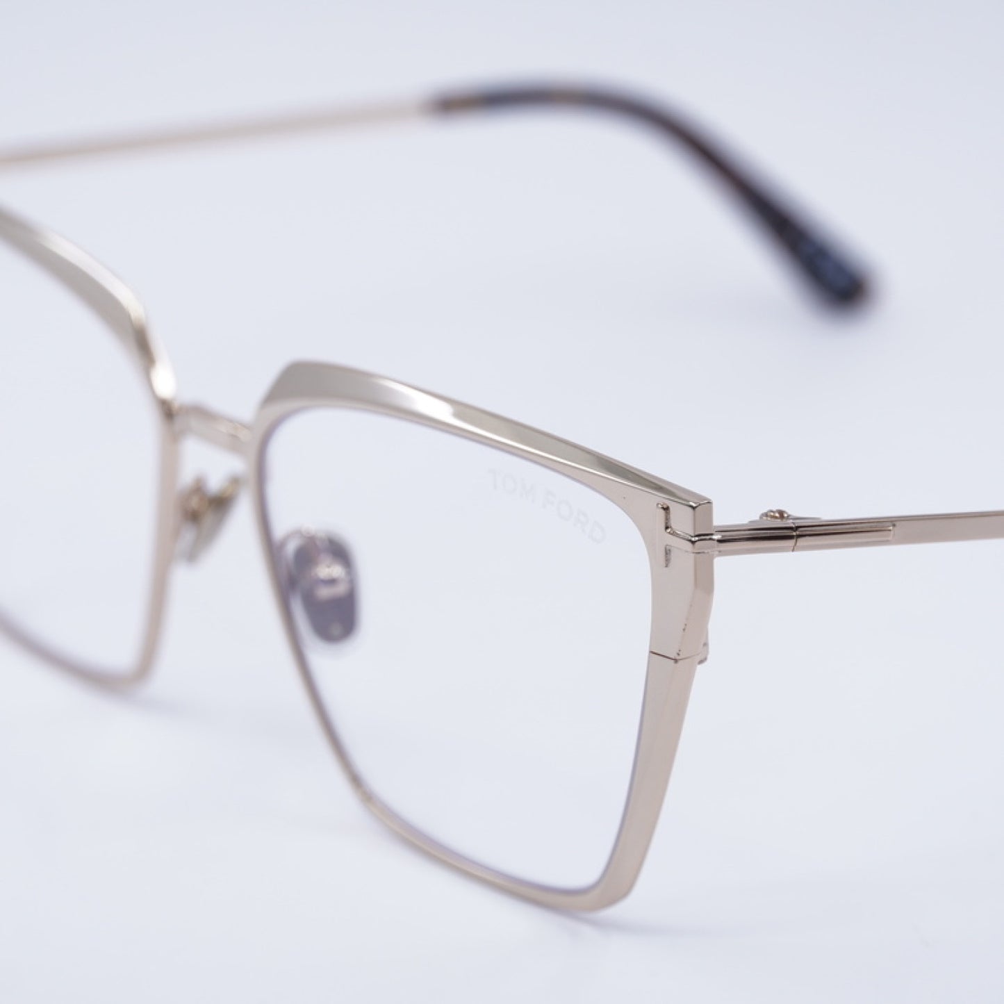 Armazón Oftálmico Tom Ford FT5945-B 028 56-16-140