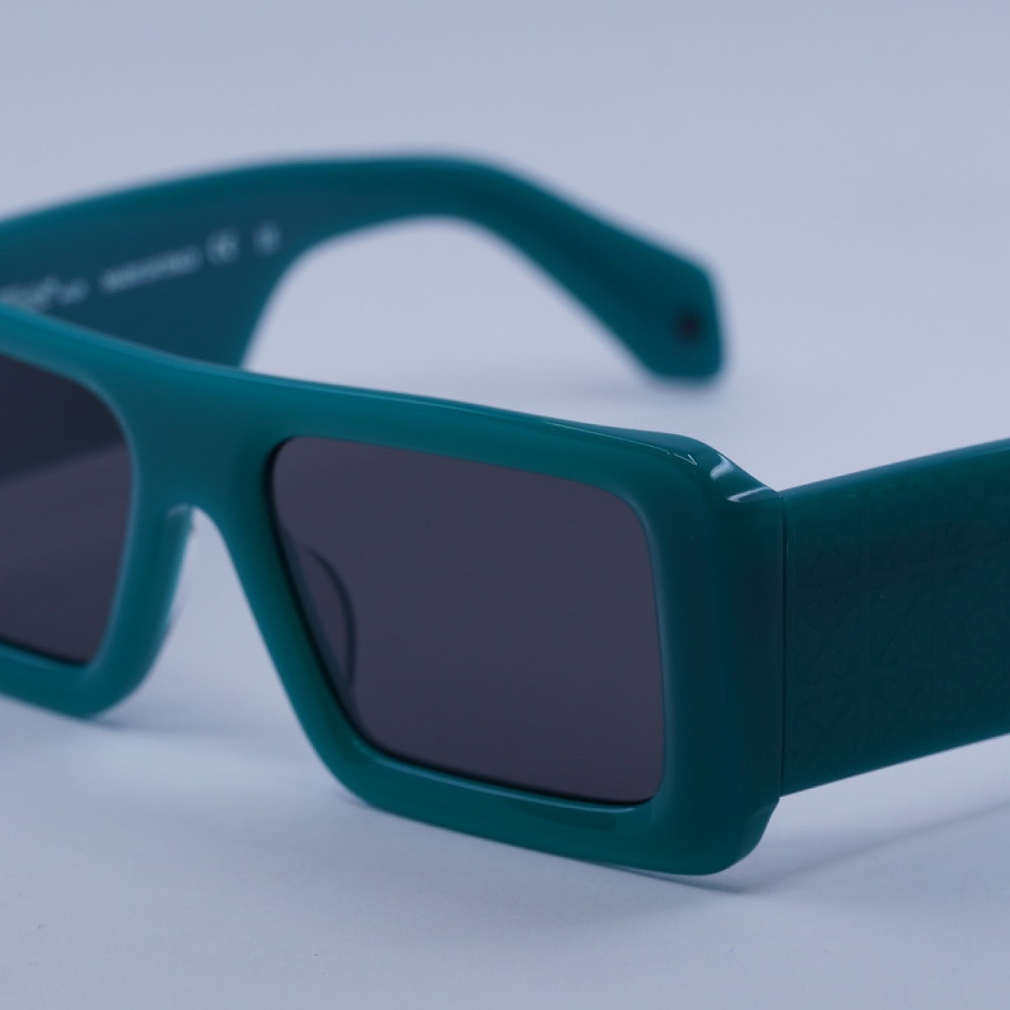 Lentes de Sol Off-White OERI140 TROY 5907 55-18-145