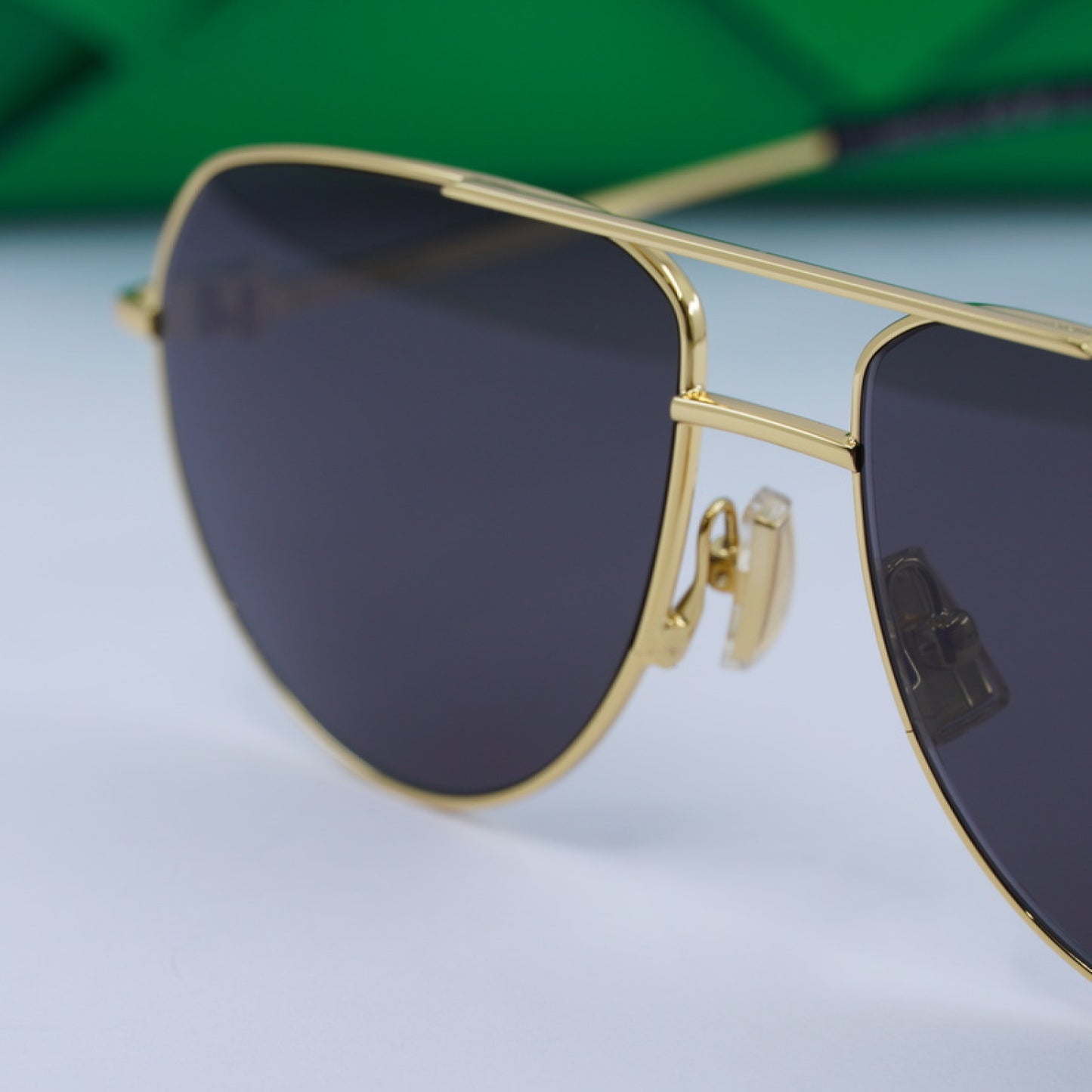 Lentes de Sol Bottega Veneta BV1302S 001 57-15-145