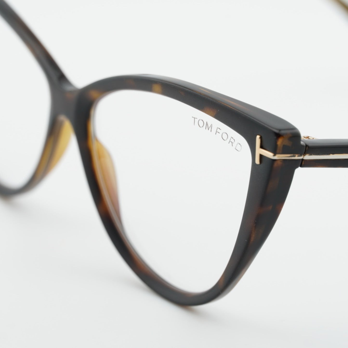 Armazón Oftálmico Tom Ford FT5843-B 052 56-14-140