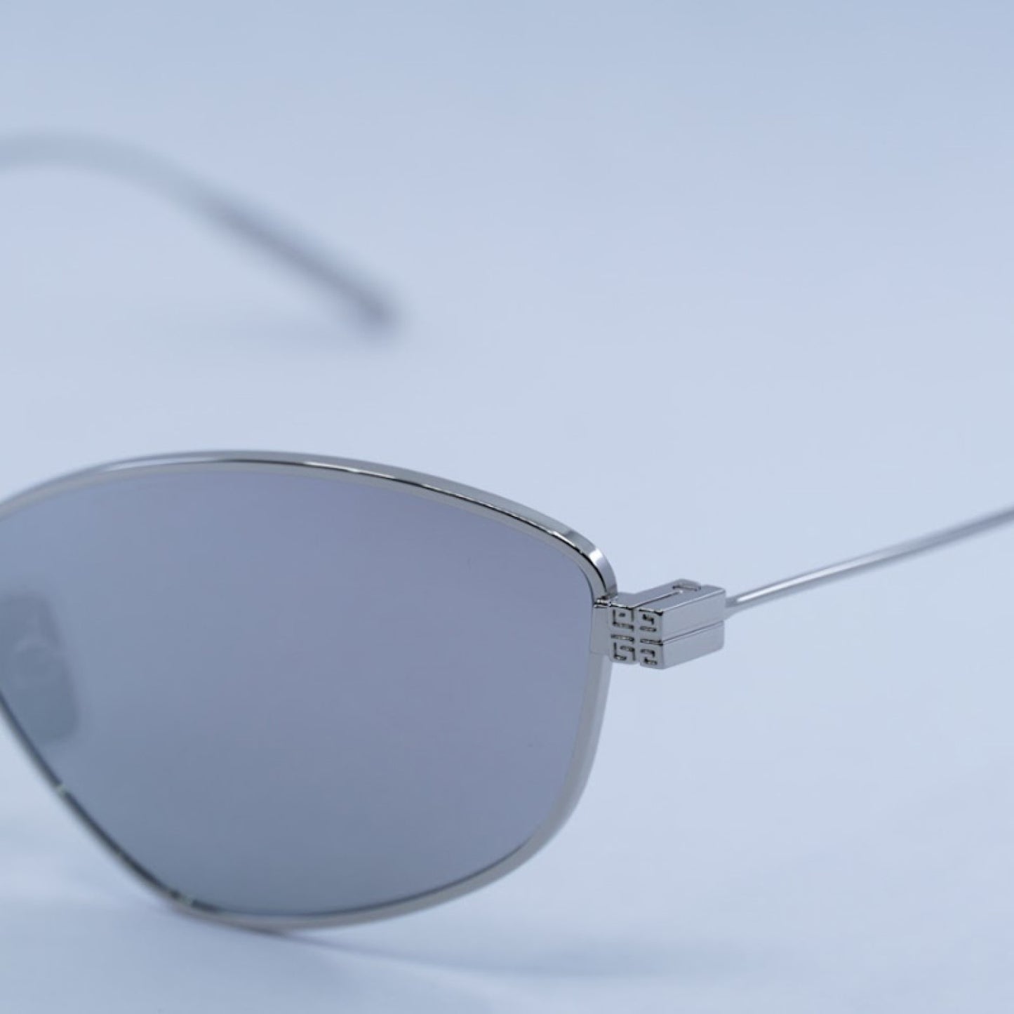 Givenchy Sunglasses GV40059U 16C 59-15-140