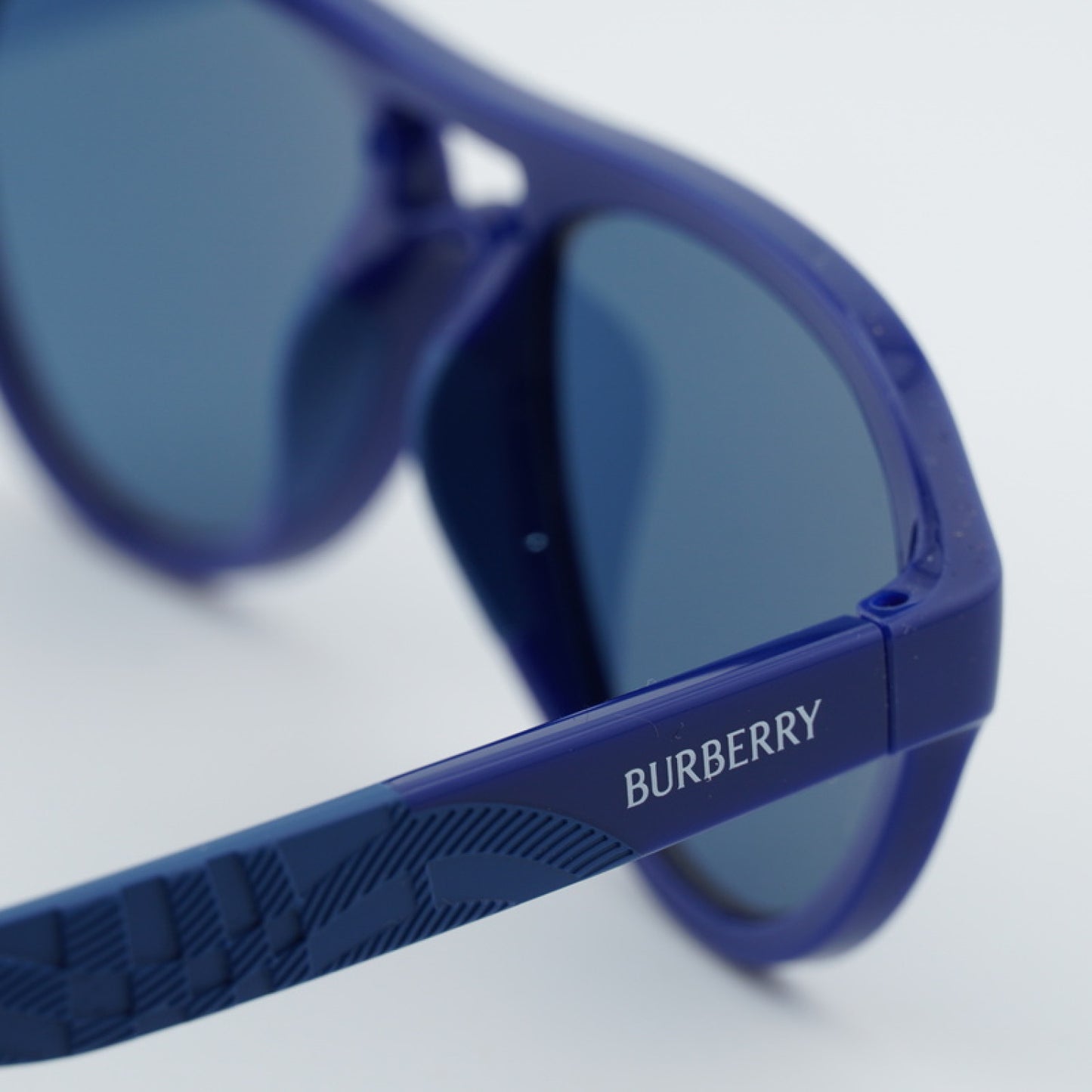 Lentes de Sol Burberry JB4005U 412980 51-16-130