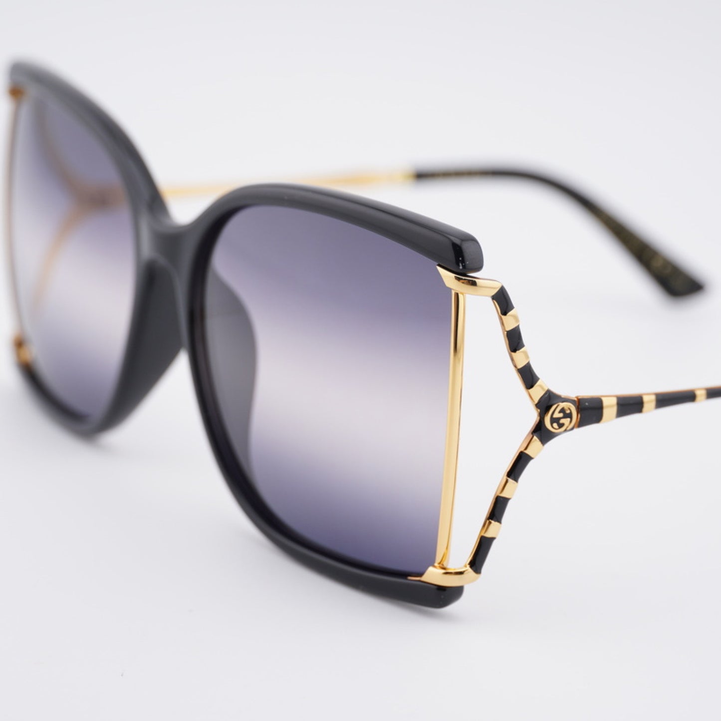 Lentes de Sol Gucci GG0592SK 001 60-18-130